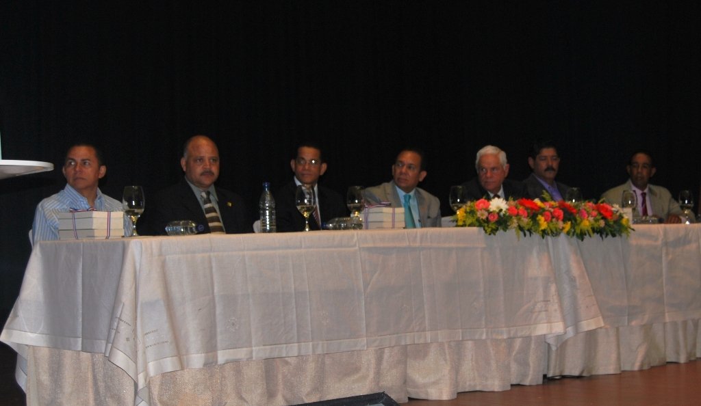 Mesa de Honor de la actividad